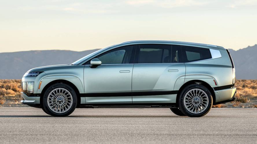 现代汽车 纯电旗舰suv ioniq 9 现身!坐拥三排大空间 续航力表现出色